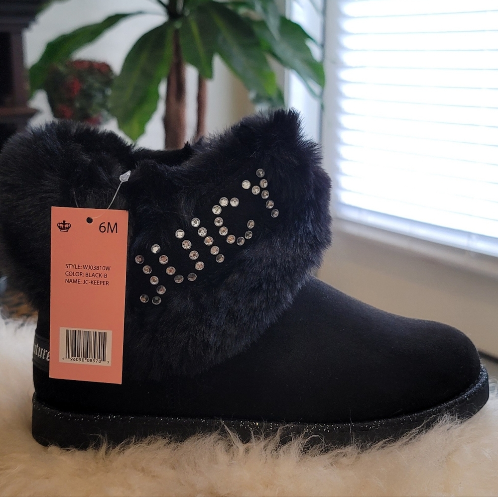 Juicy Couture women slip on boots